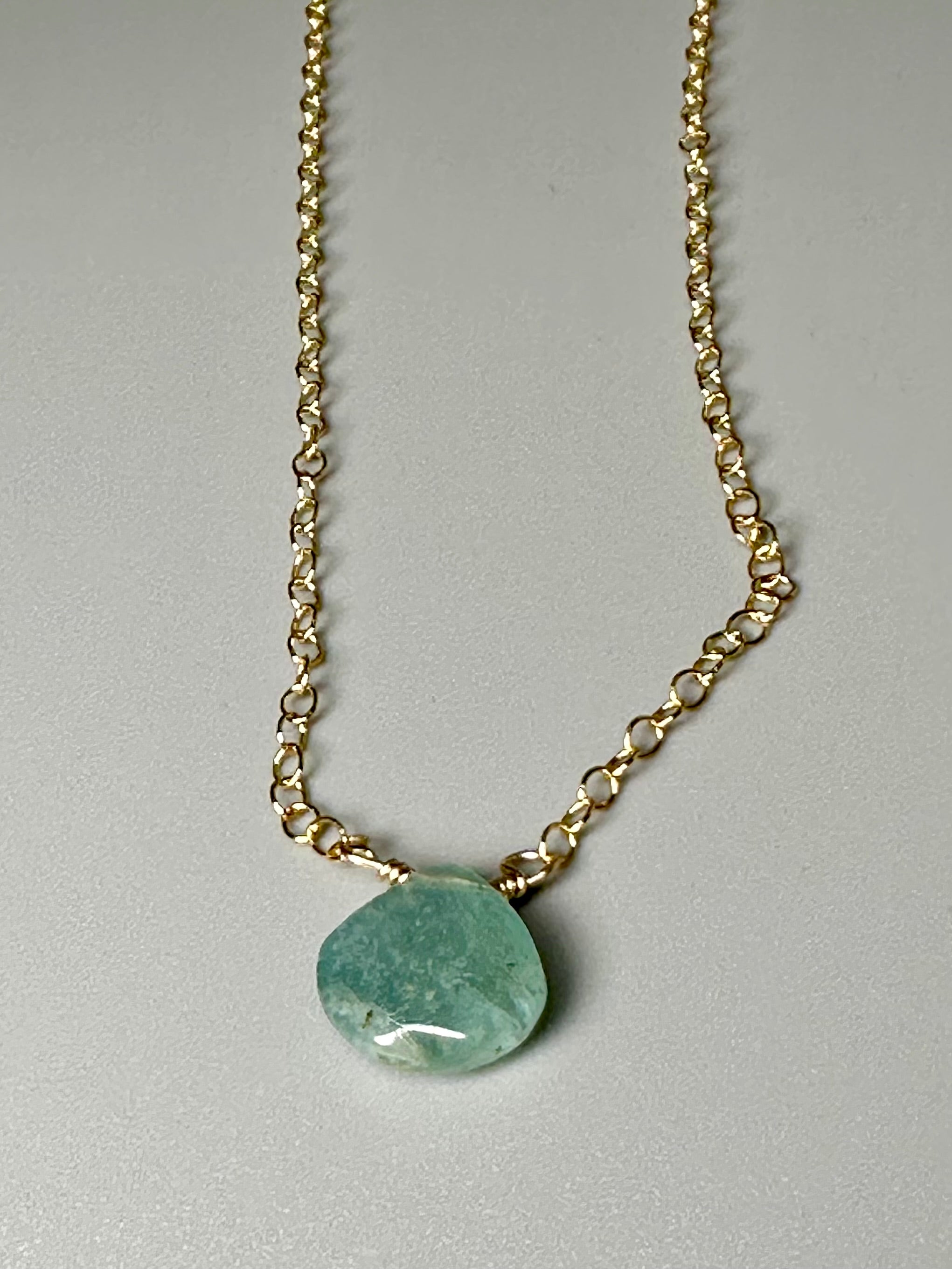 Single Stone Pendant Necklaces